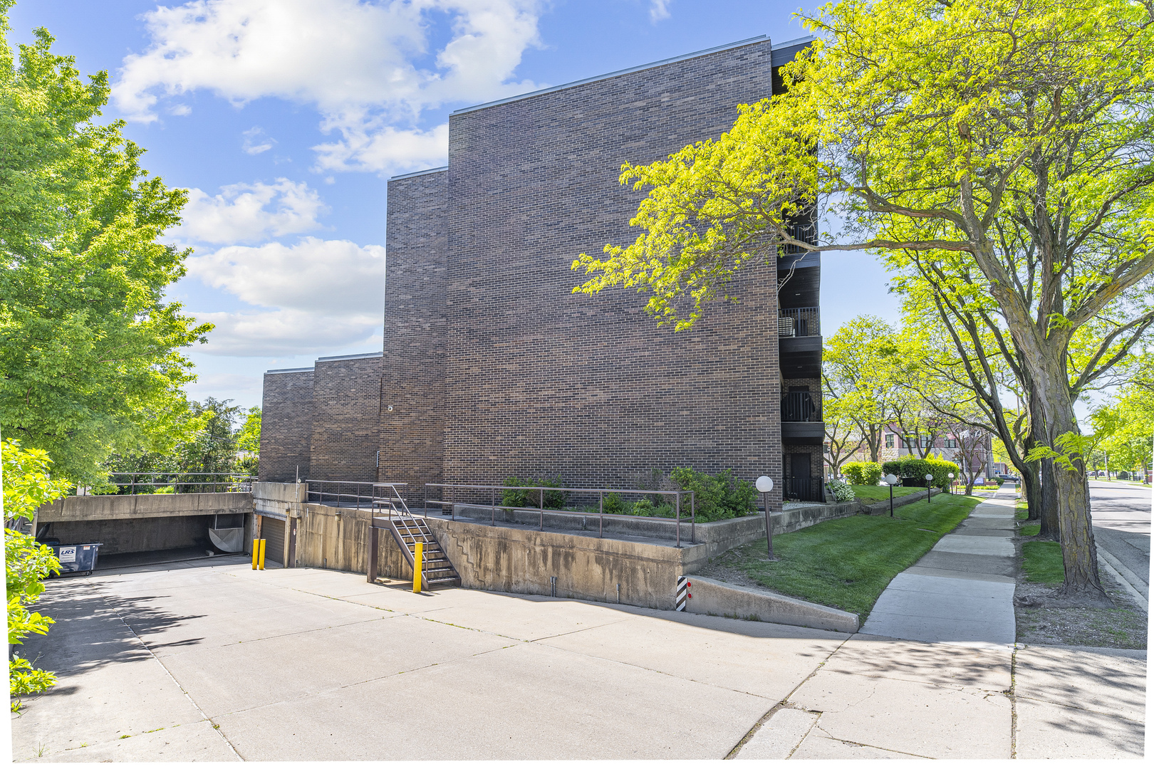 5019 Mulford Street Skokie IL 60077