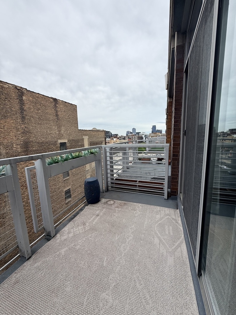 933 West Van Buren Street Chicago IL 60607