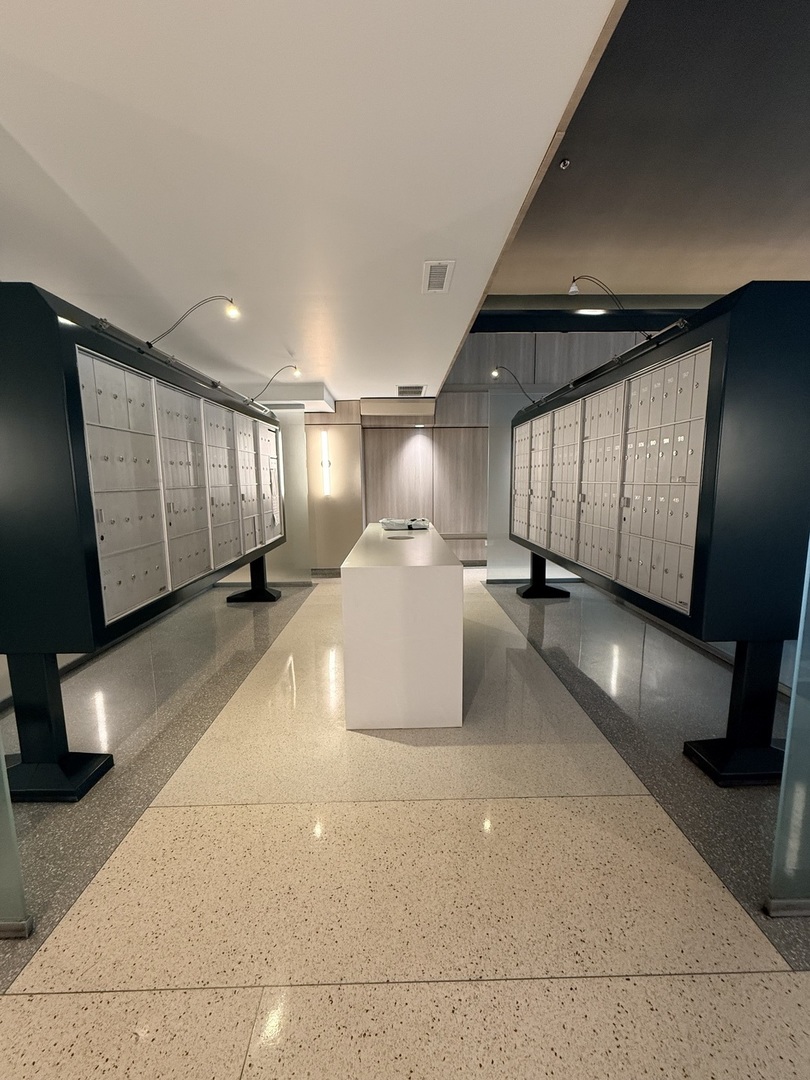 933 West Van Buren Street Chicago IL 60607