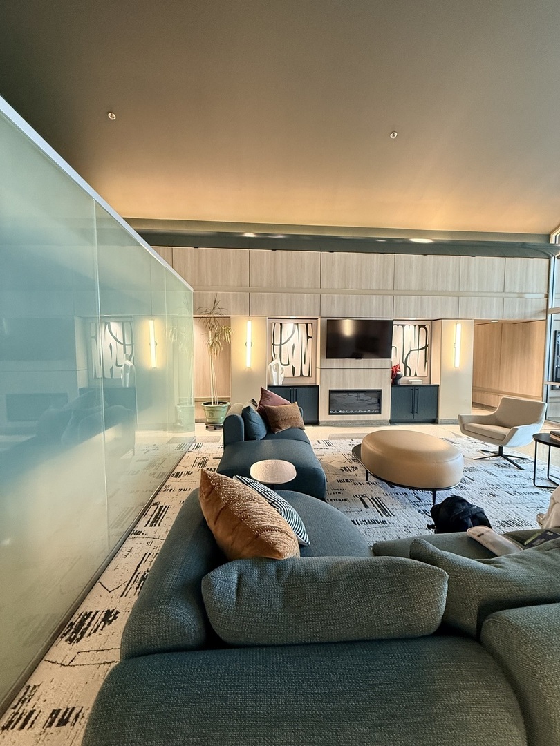933 West Van Buren Street Chicago IL 60607