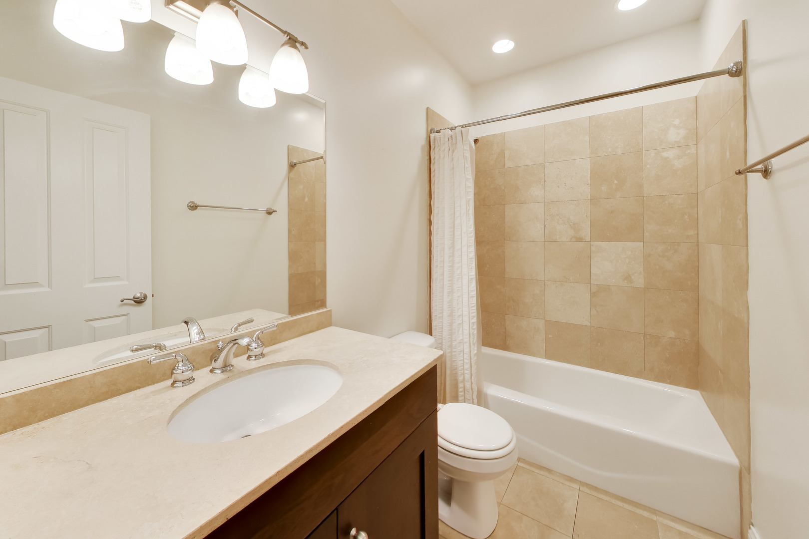 1219 West Foster Avenue Chicago IL 60640