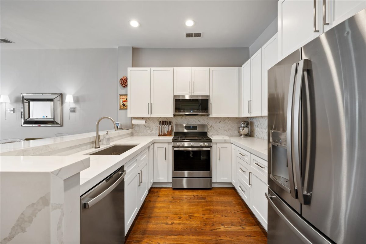 930 North Howe Street Chicago IL 60610