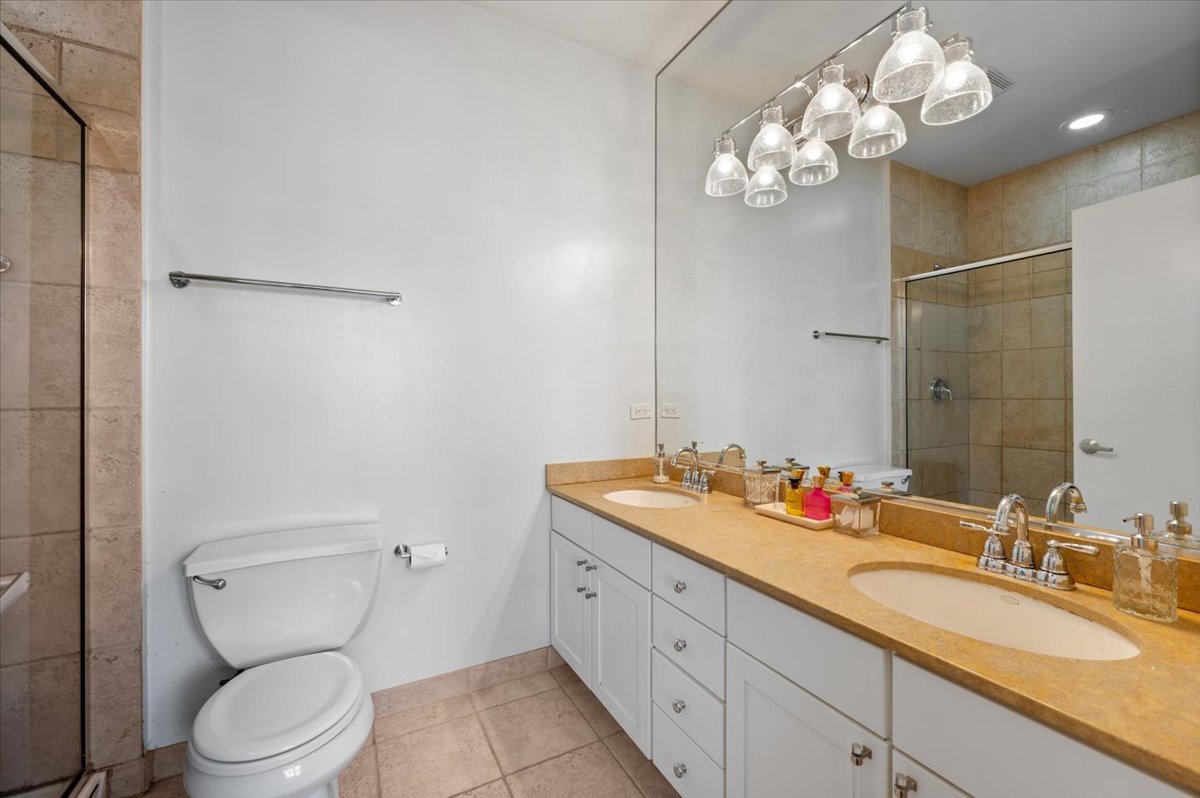 930 North Howe Street Chicago IL 60610