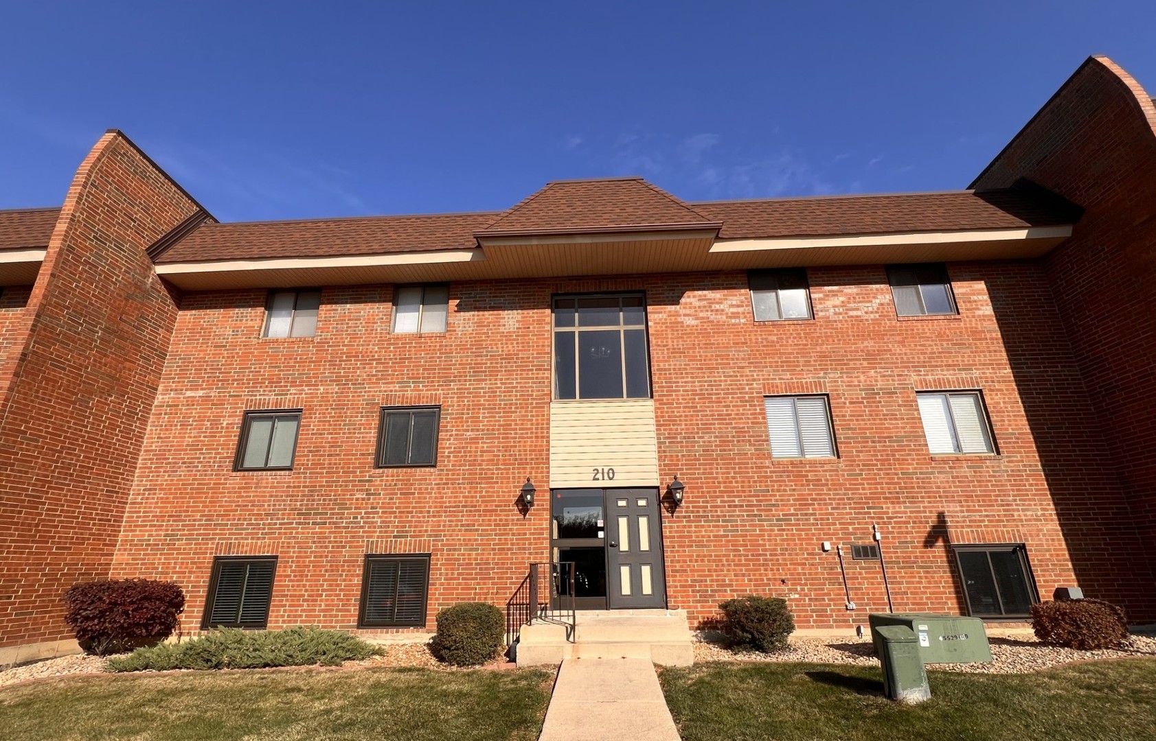 210 East Fountainview Lane Lombard IL 60148