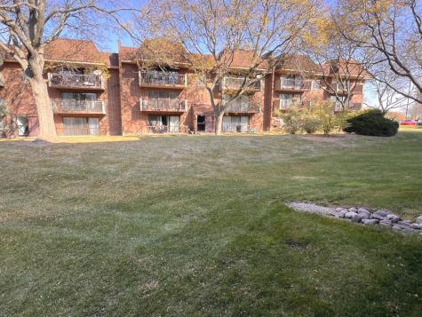 210 East Fountainview Lane Lombard IL 60148