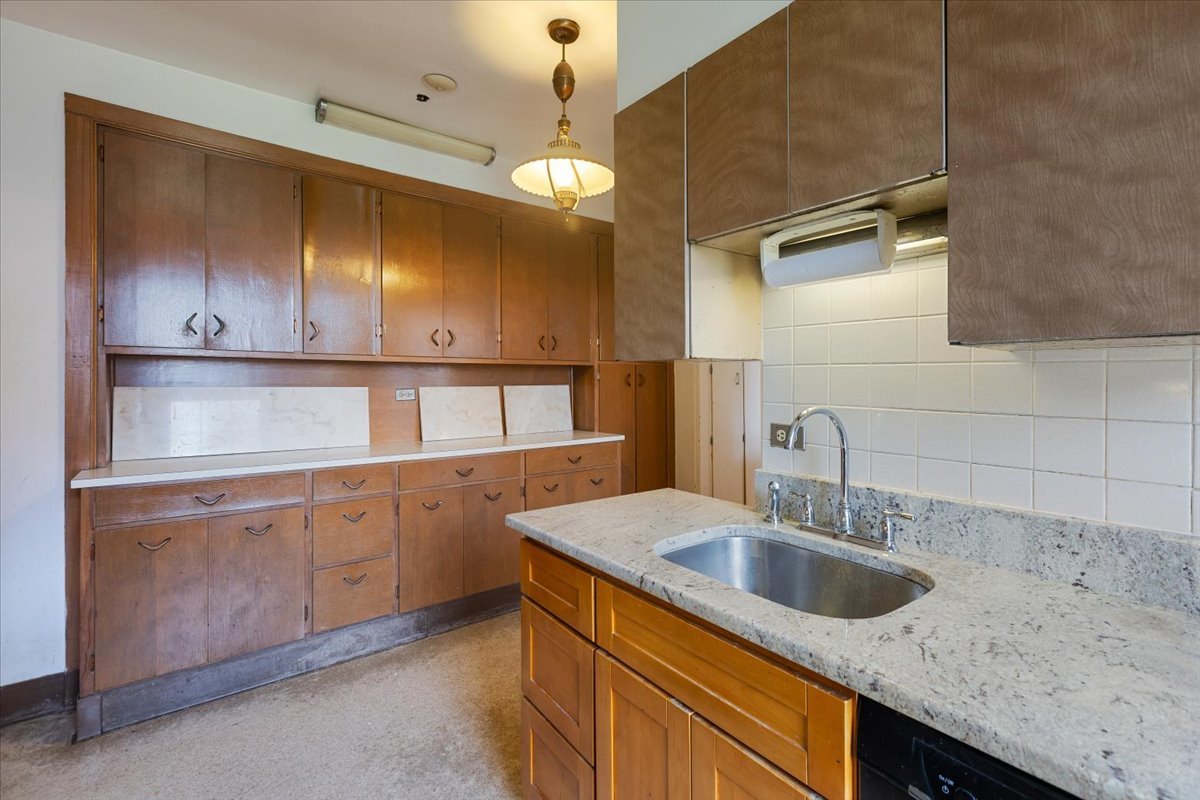 7321 South South Shore Drive Chicago IL 60649