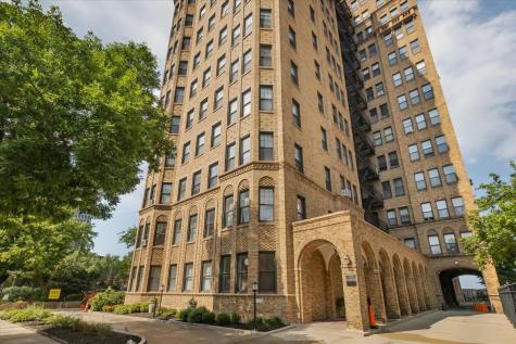 7321 South South Shore Drive Chicago IL 60649