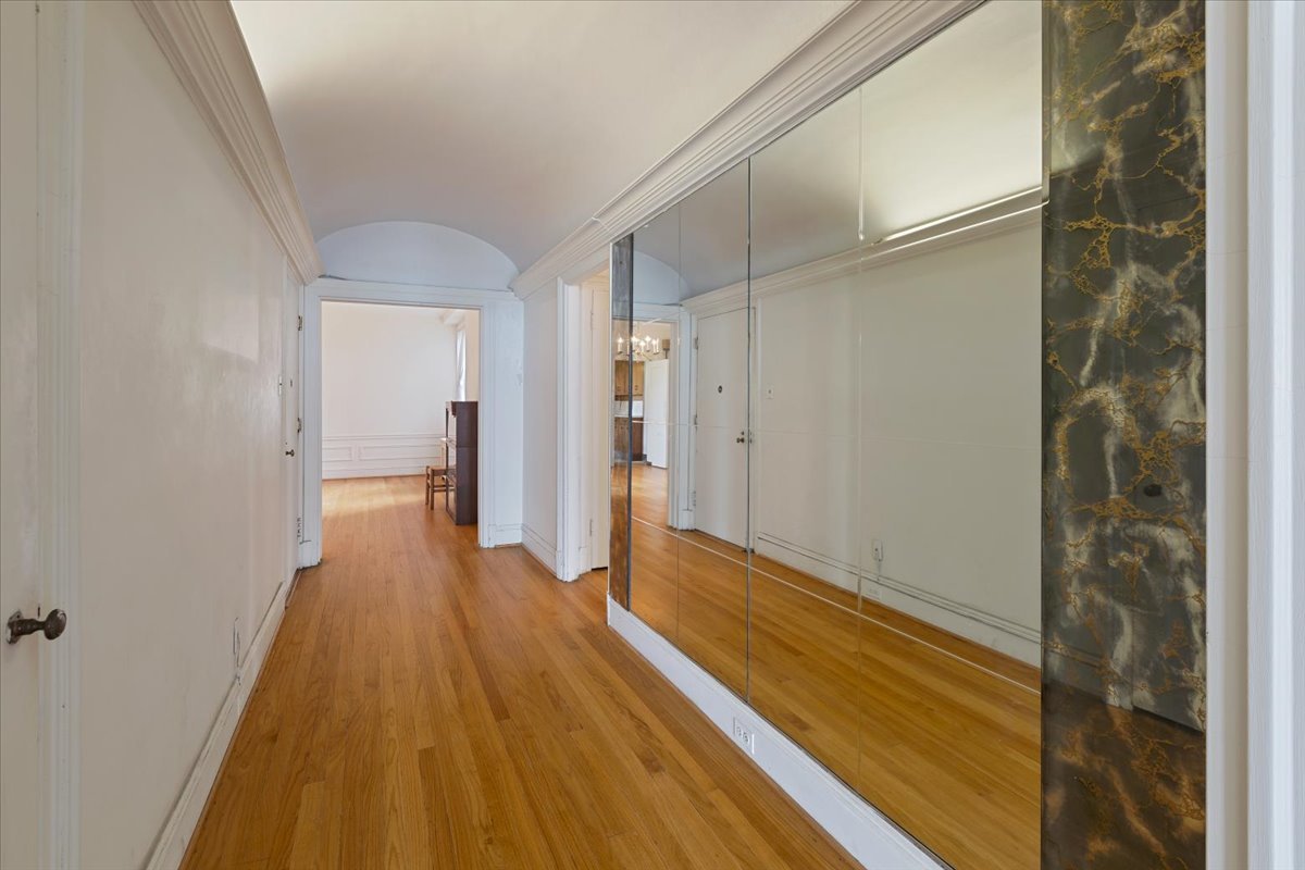 7321 South South Shore Drive Chicago IL 60649