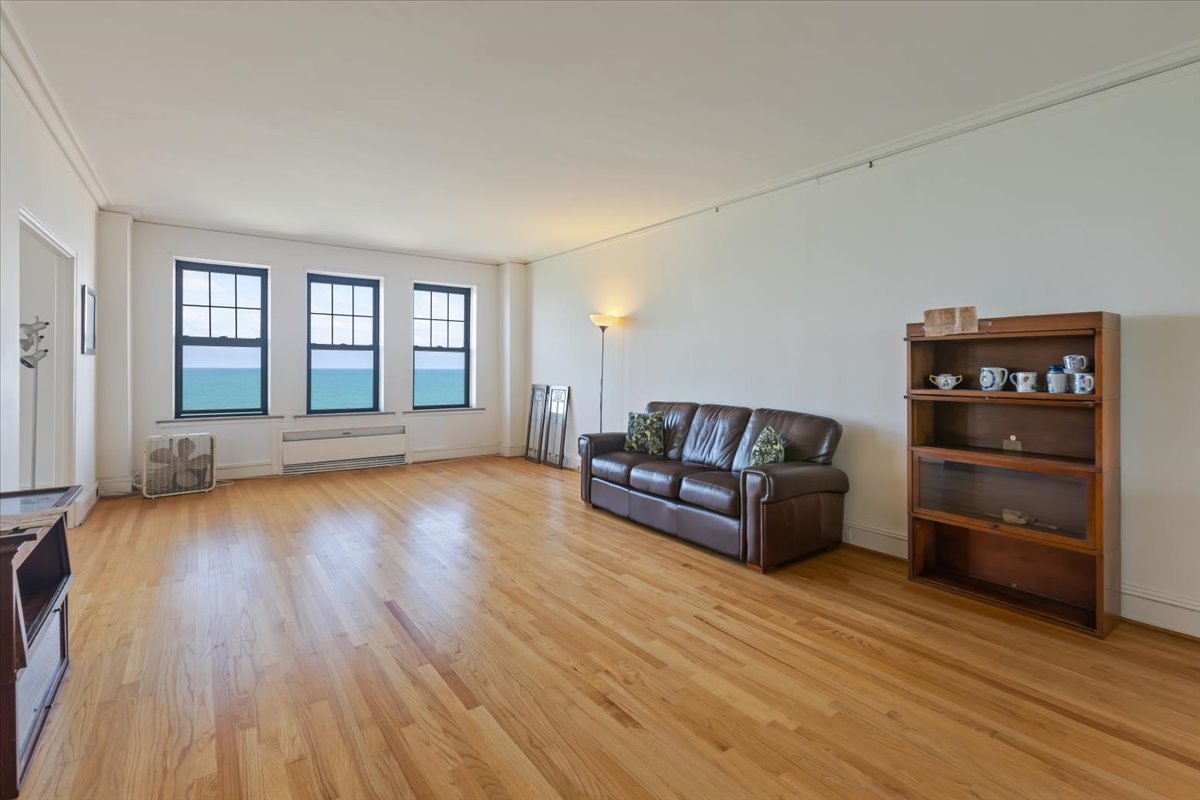 7321 South South Shore Drive Chicago IL 60649