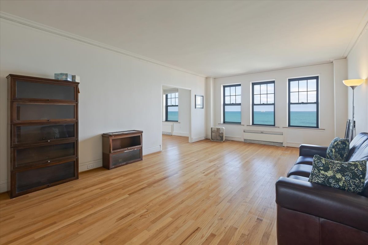7321 South South Shore Drive Chicago IL 60649