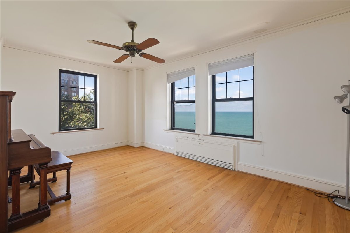 7321 South South Shore Drive Chicago IL 60649