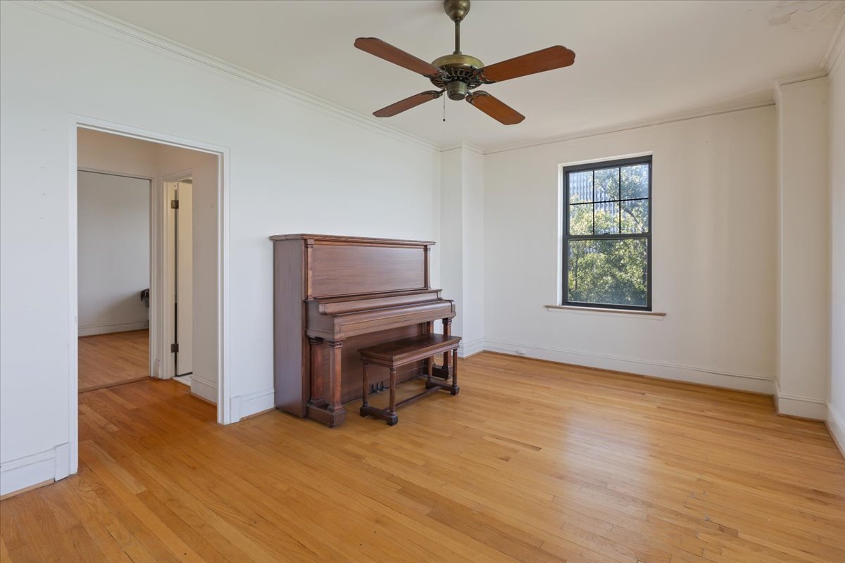 7321 South South Shore Drive Chicago IL 60649
