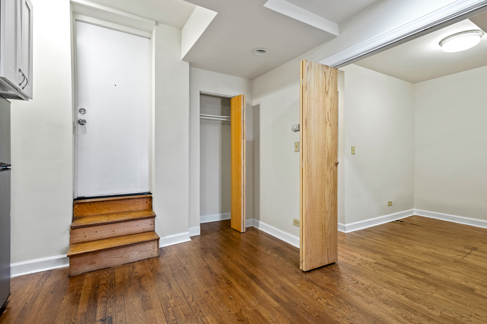 7035 North Sheridan Road Chicago IL 60626