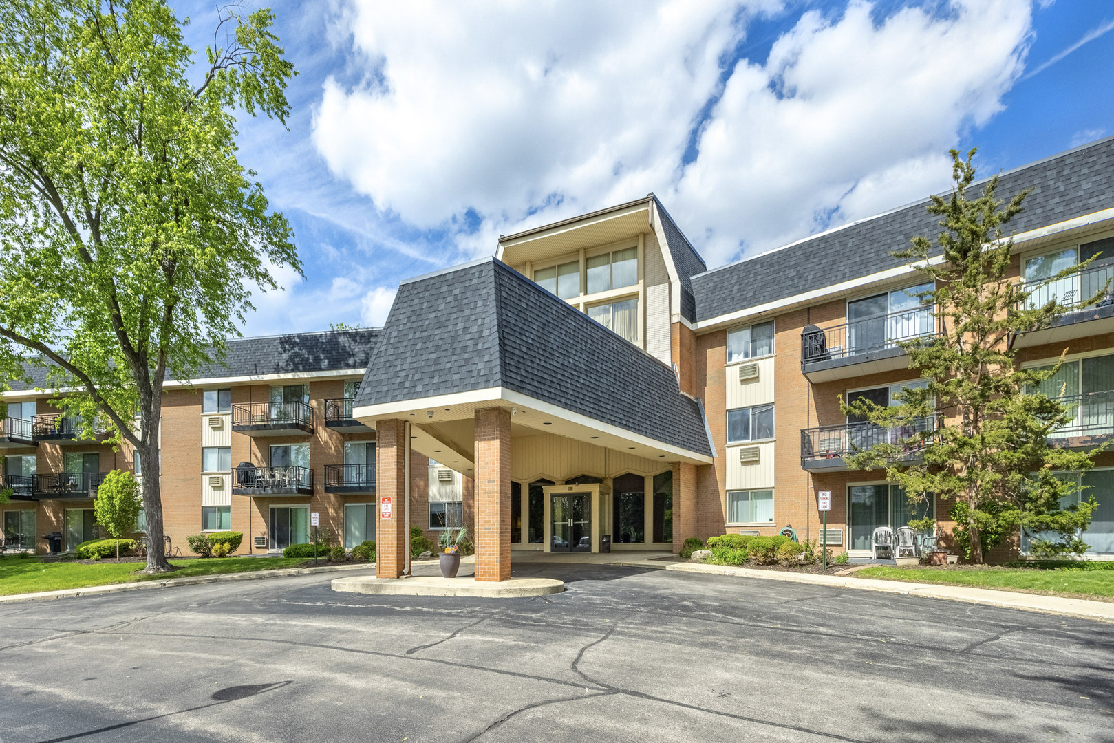 1198 Royal Glen Drive Glen Ellyn IL 60137