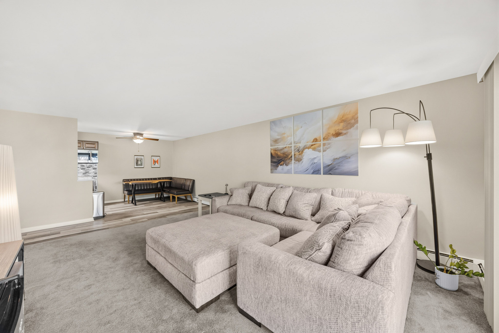 1198 Royal Glen Drive Glen Ellyn IL 60137
