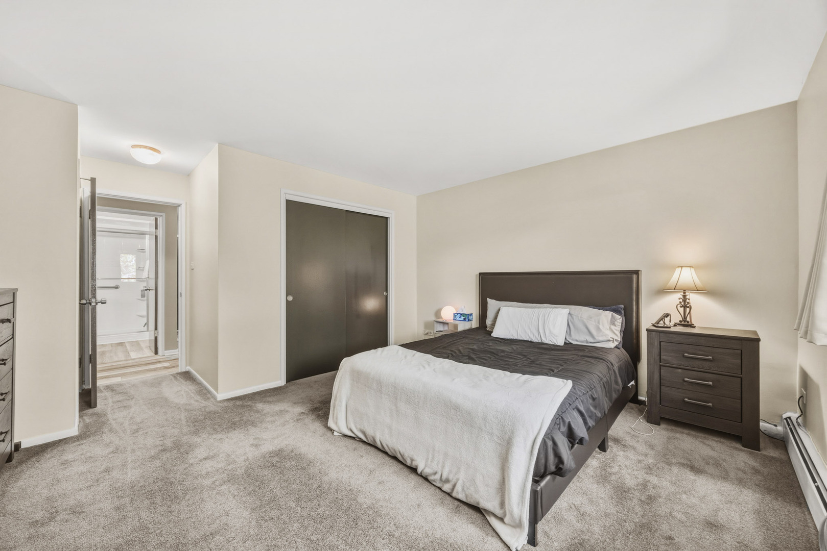 1198 Royal Glen Drive Glen Ellyn IL 60137