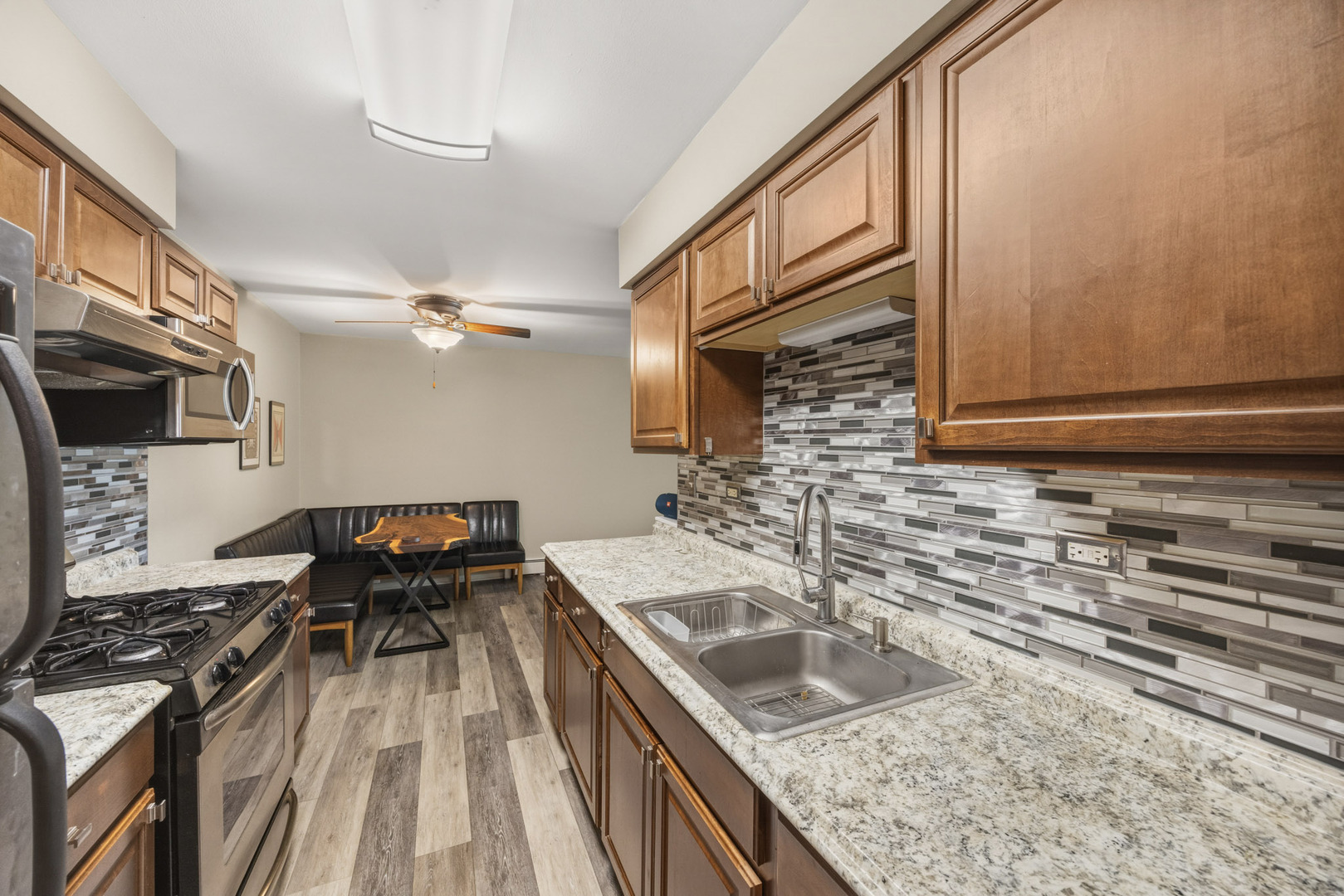 1198 Royal Glen Drive Glen Ellyn IL 60137