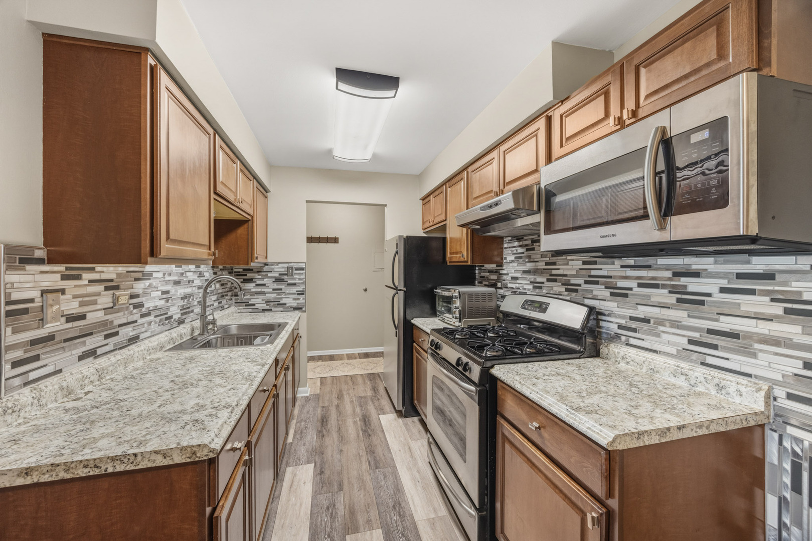 1198 Royal Glen Drive Glen Ellyn IL 60137