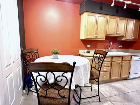 2431 East Brandenberry Court Arlington Heights IL 60004
