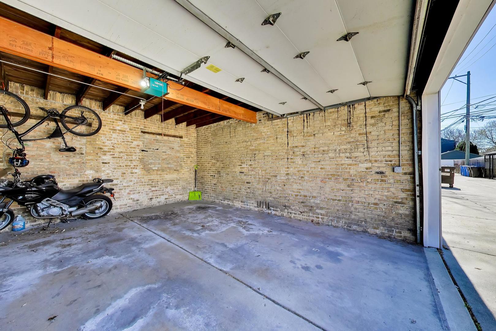 4722 North Kenneth Avenue Chicago IL 60630