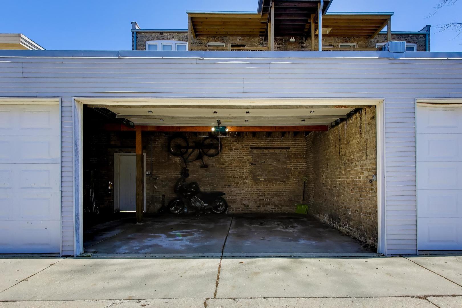 4722 North Kenneth Avenue Chicago IL 60630