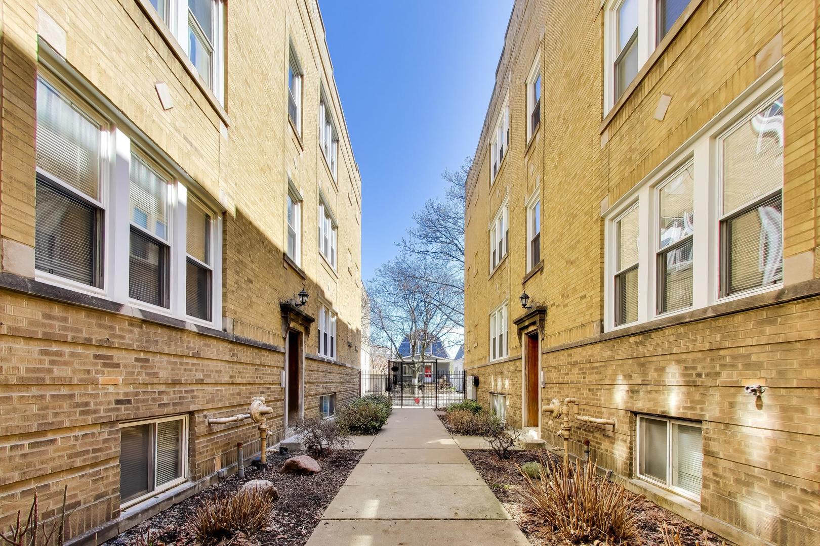 4722 North Kenneth Avenue Chicago IL 60630