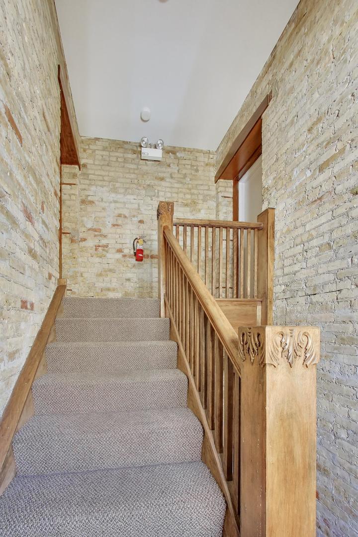 4722 North Kenneth Avenue Chicago IL 60630