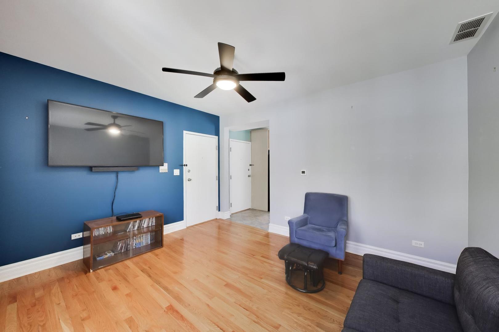 4722 North Kenneth Avenue Chicago IL 60630
