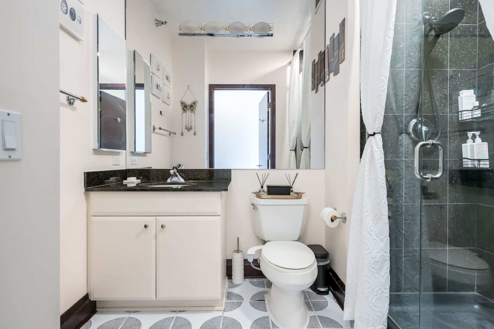 33 West Ontario Street Chicago IL 60654