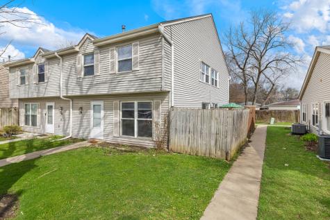 9 Fernwood Drive Bolingbrook IL 60440