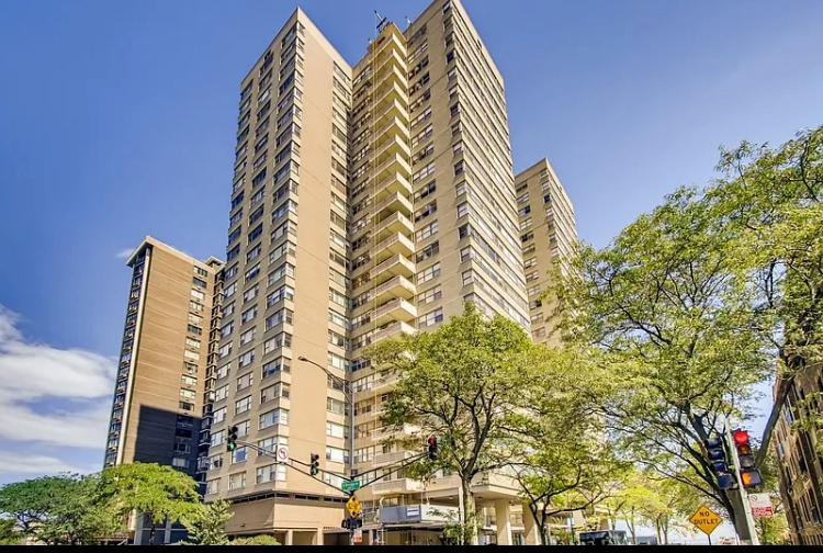 6301 North Sheridan Road Chicago IL 60660