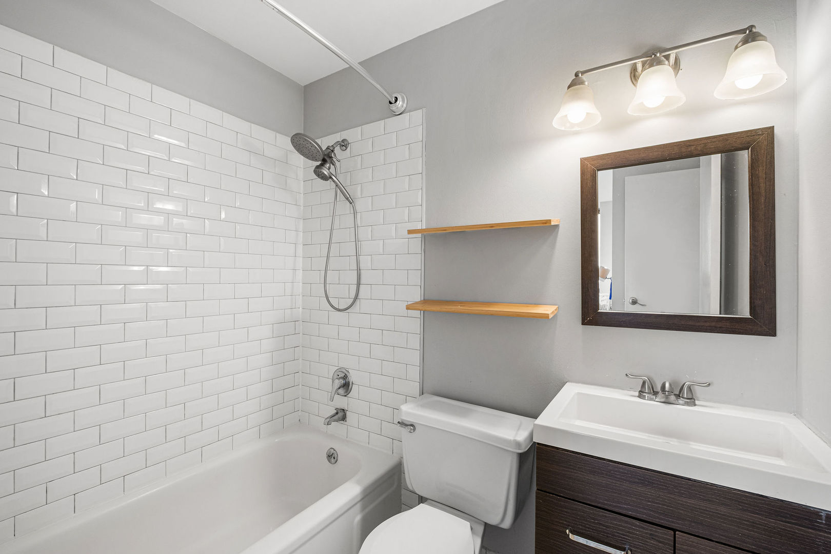 4343 North Clarendon Avenue Chicago IL 60613