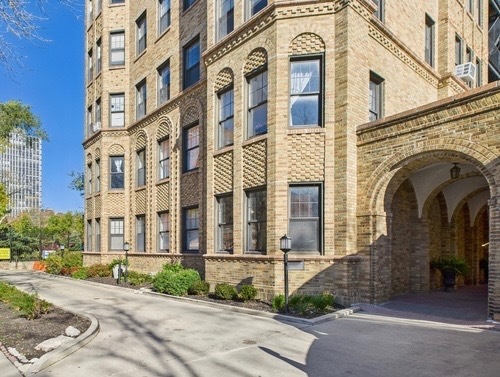 7321 South South Shore Drive Chicago IL 60649