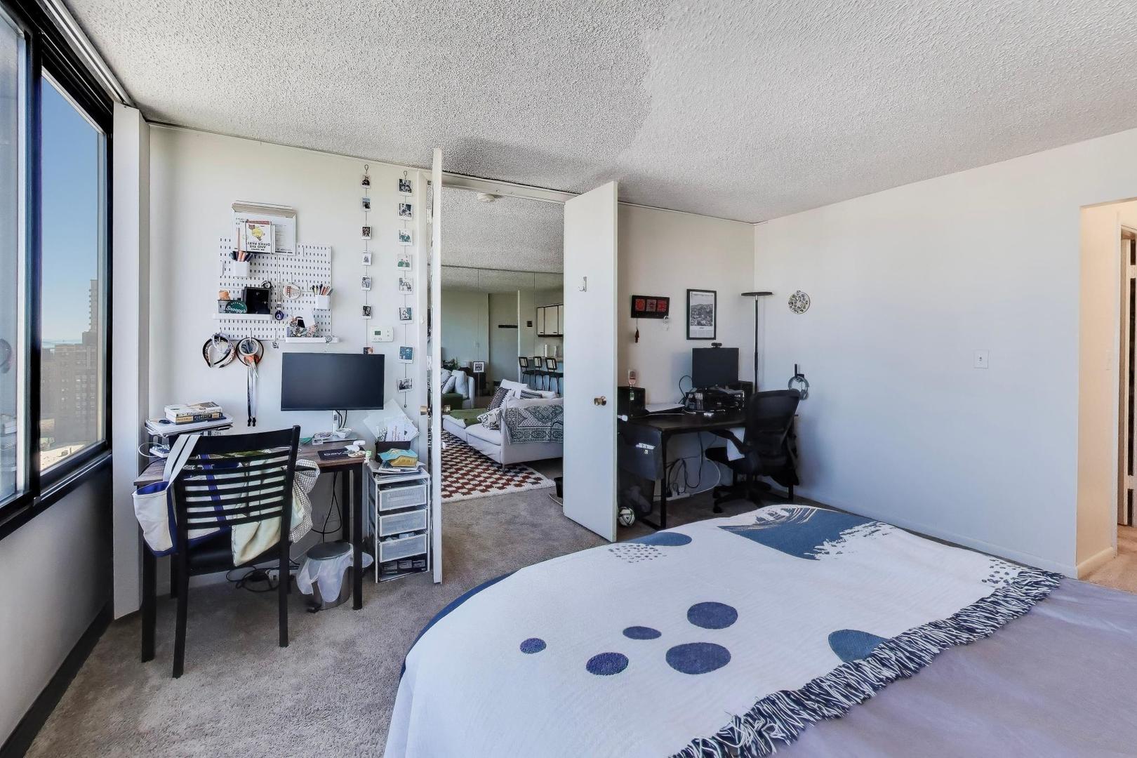 2754 North Hampden Court Chicago IL 60614