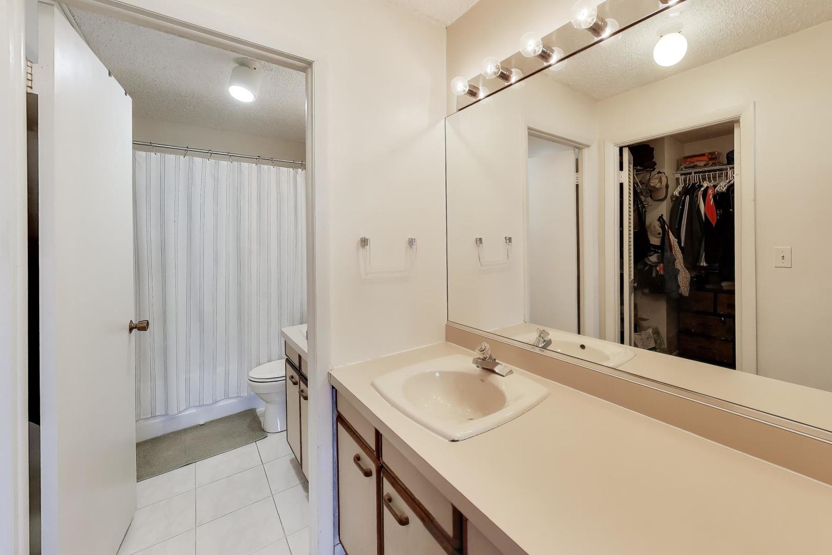 2754 North Hampden Court Chicago IL 60614