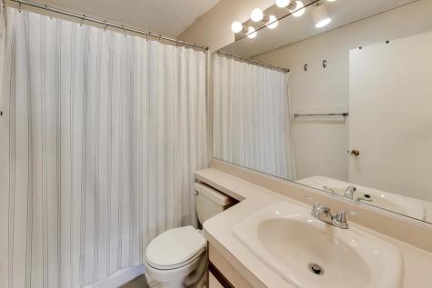 2754 North Hampden Court Chicago IL 60614