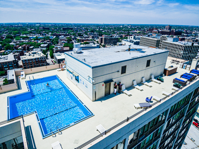 2754 North Hampden Court Chicago IL 60614