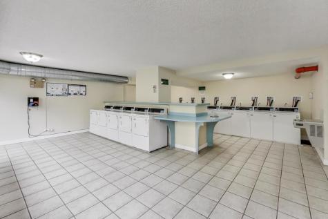 2754 North Hampden Court Chicago IL 60614