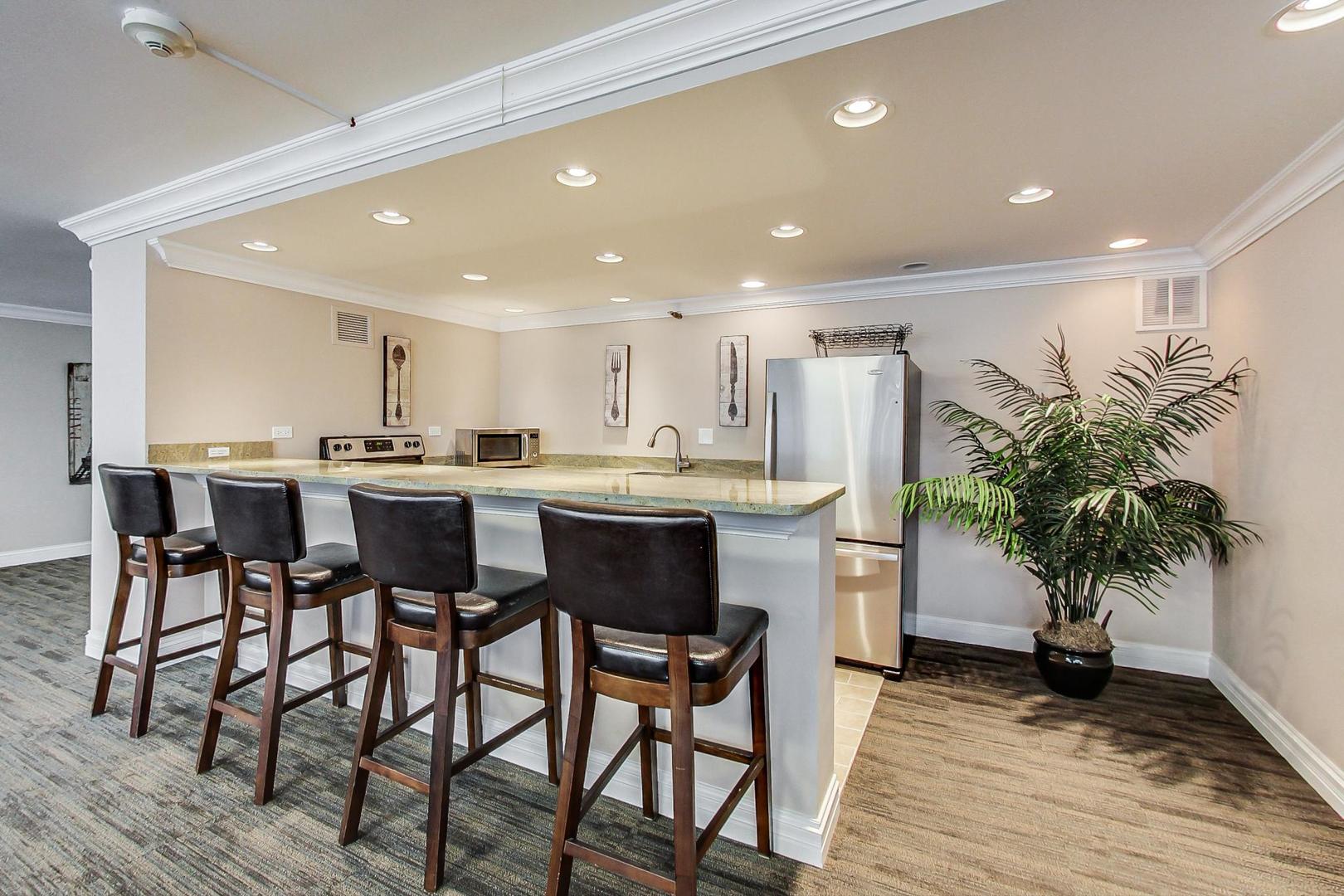 2754 North Hampden Court Chicago IL 60614
