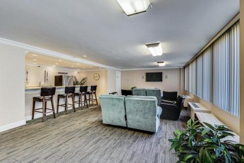 2754 North Hampden Court Chicago IL 60614