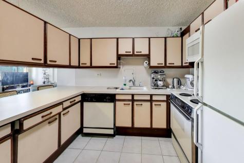 2754 North Hampden Court Chicago IL 60614