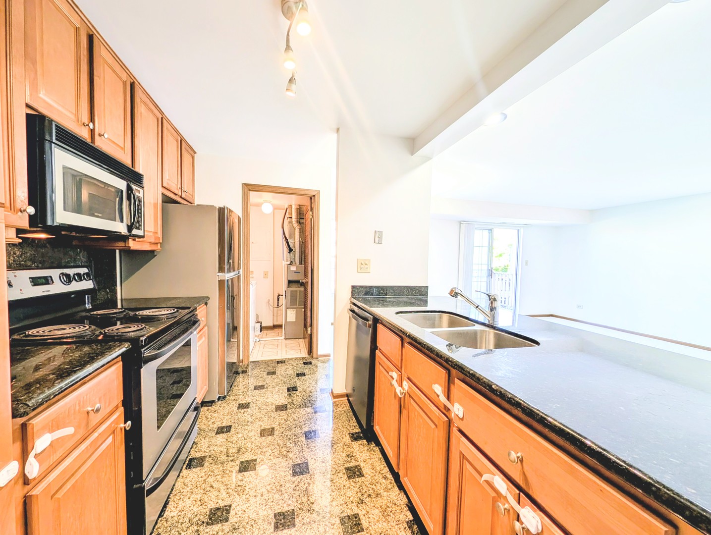 1751 Sleepy Hollow Court Schaumburg IL 60195