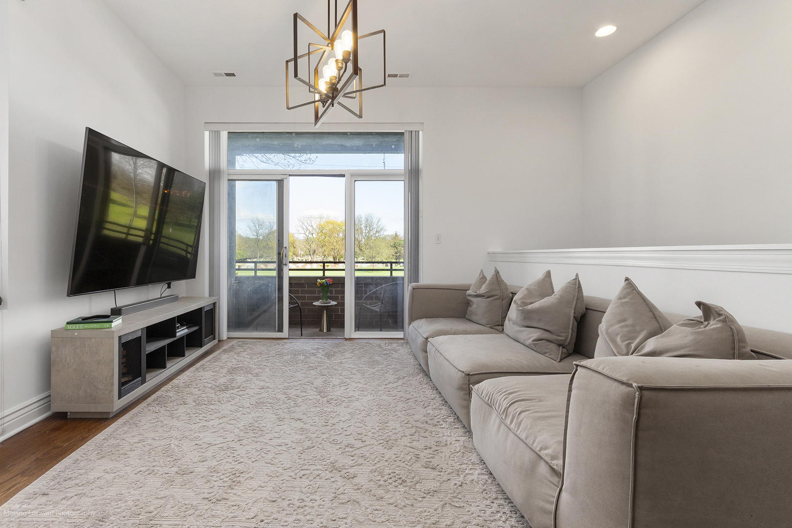 2409 West Catalpa Avenue Chicago IL 60625