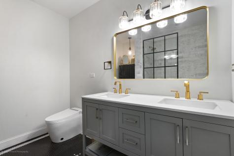 2409 West Catalpa Avenue Chicago IL 60625