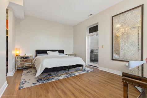 2409 West Catalpa Avenue Chicago IL 60625