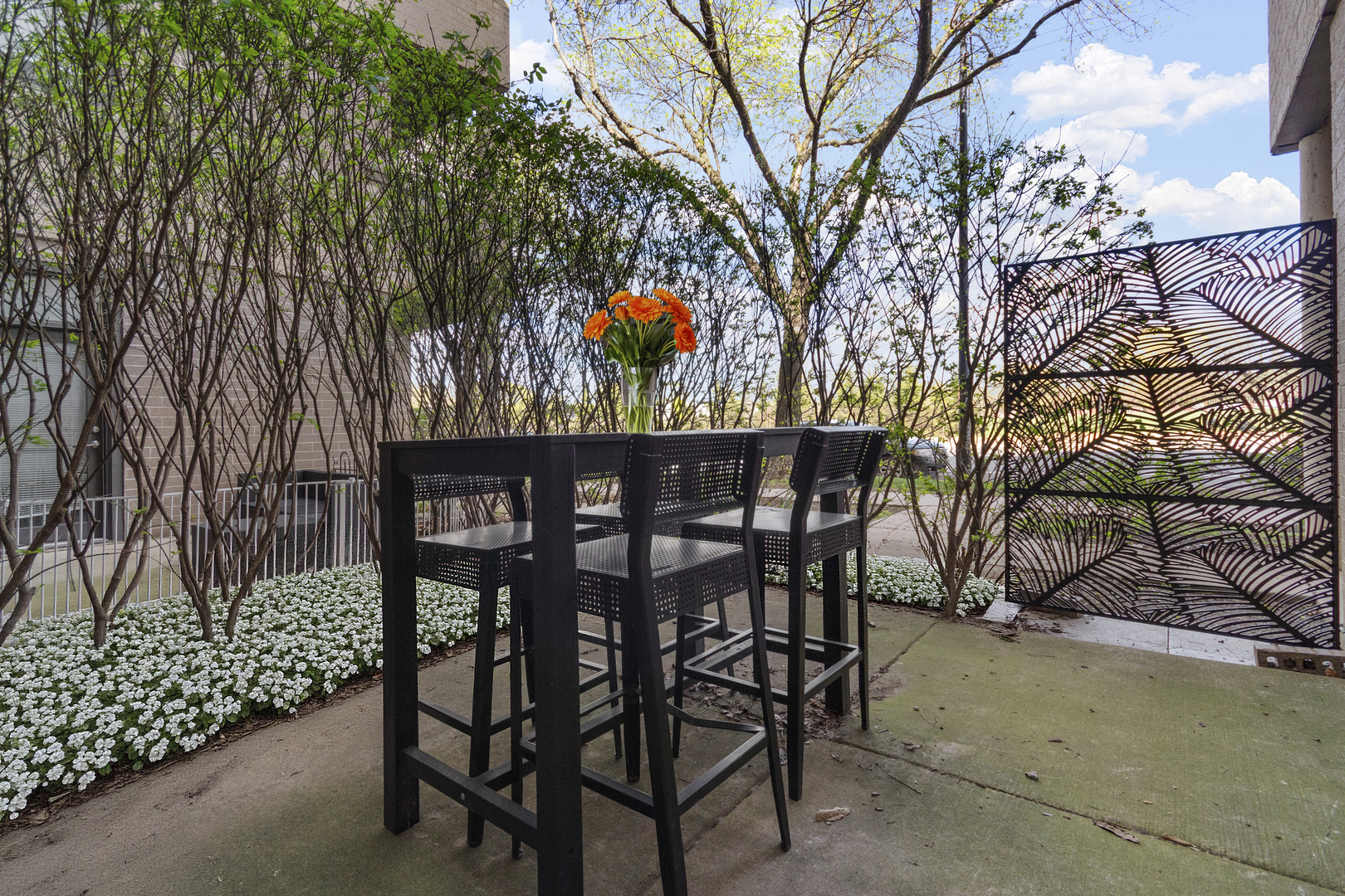 2409 West Catalpa Avenue Chicago IL 60625