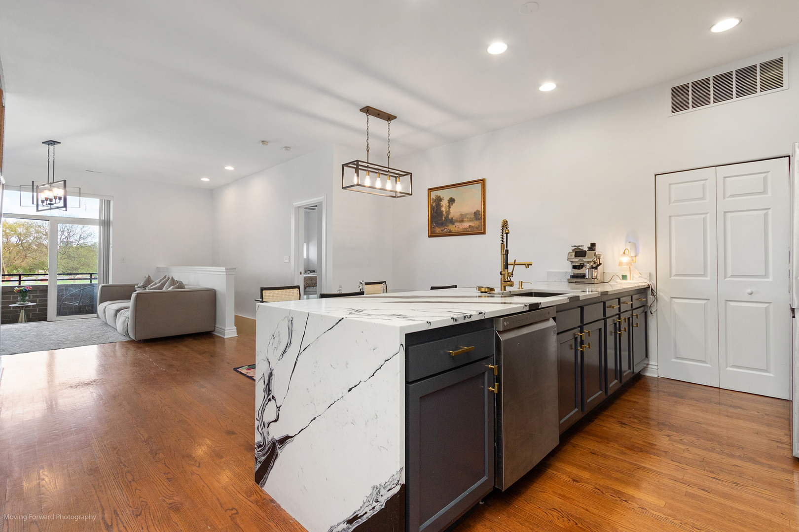 2409 West Catalpa Avenue Chicago IL 60625