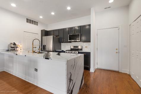 2409 West Catalpa Avenue Chicago IL 60625