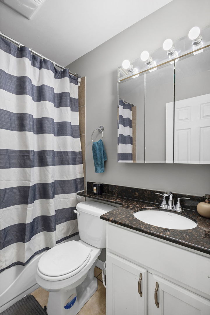 3201 West Balmoral Avenue Chicago IL 60625
