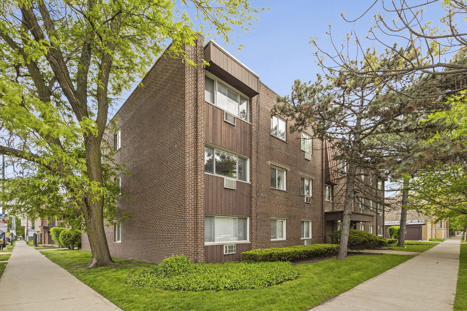 3201 West Balmoral Avenue Chicago IL 60625